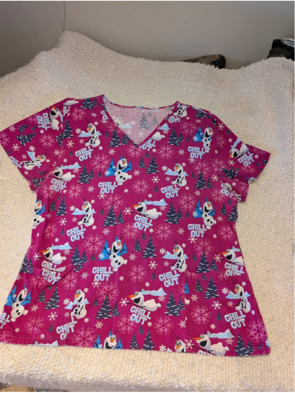 660-Women's Disney Olaf Chill Out Scrub Top Size M Pink White